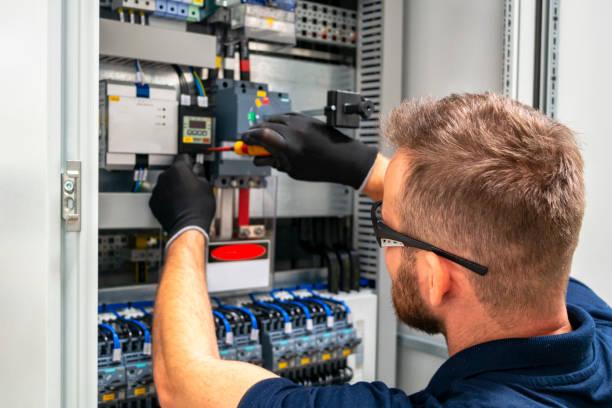Best Electrician Near Me  in Oak Hills, OR